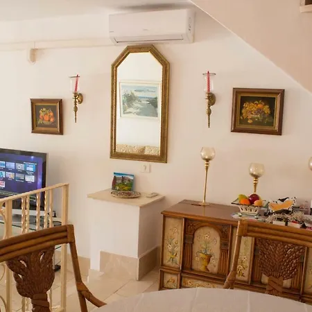 Paraiso Royale * أرونا
